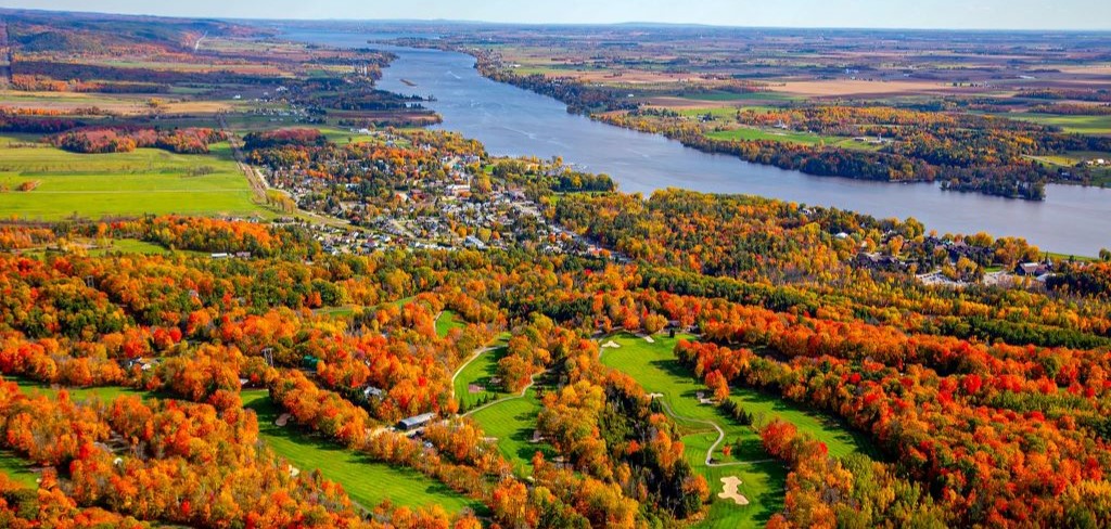 women golf trip outaouais